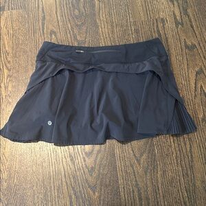 Lululemon Play Off The Pleats Skirt size 10 black